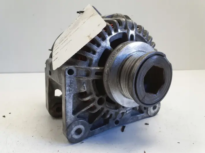 Renault Clio II 1.4 16V ALTERNATOR valeo 8200100907 110A