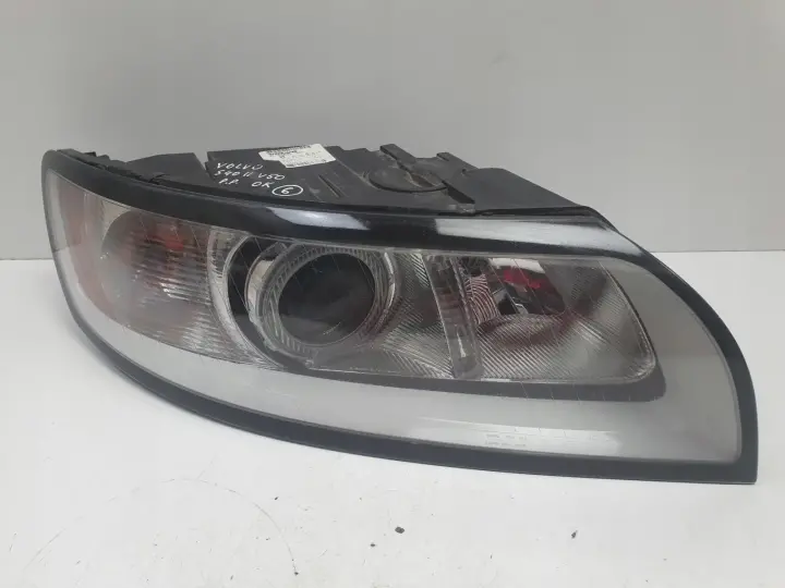 Volvo S40 II V50 LIFT PRZEDNIA LAMPA PRAWA prawy przód 0301237202 31265695