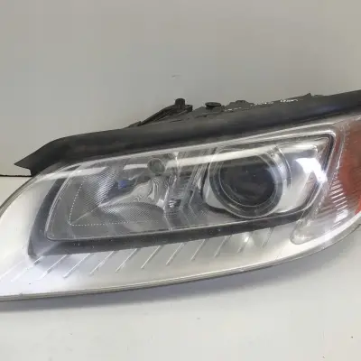 Volvo V70 III PRZEDNIA LAMPA LEWA XENON SKRĘTNY