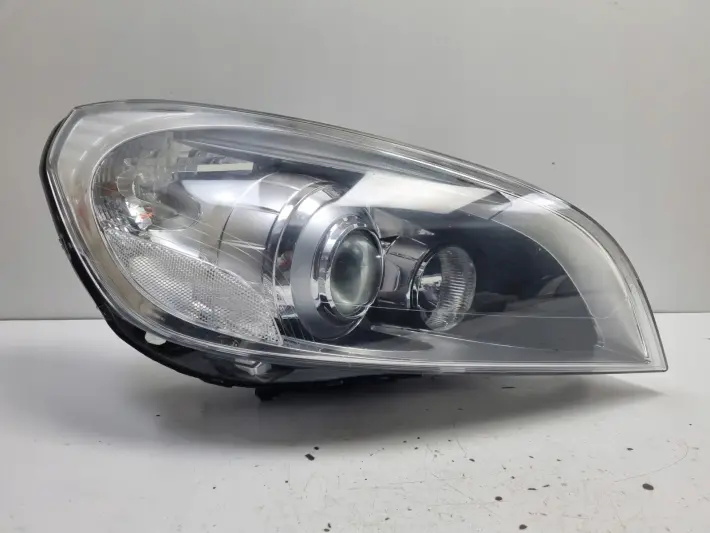 Volvo V60 S60 II PRZEDNIA LAMPA PRAWA prawy przód XENON EUROPA 31299991