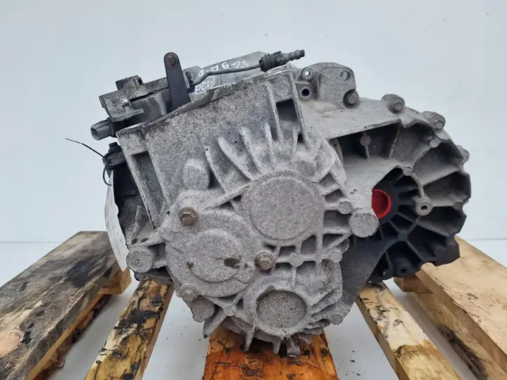 Volvo V70 III 2.0 D SKRZYNIA BIEGÓW manualna 8G9R-7002-RC MANUAL