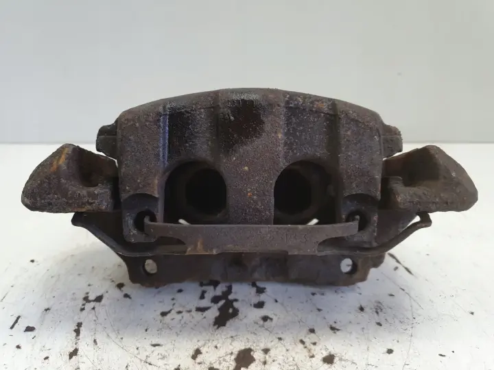 Volvo S60 II XC60 I PRZEDNI ZACISK HAMULCOWY Prawy przód PASAŻERA 928