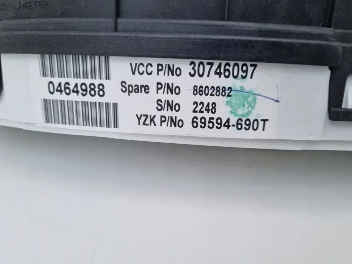 Volvo S60 I V70 II 2.4 20V LICZNIK ZEGARY 30746097 Europa benzyna