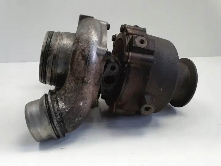 BMW E87 E90 2.0 D N47 TURBOSPRĘŻARKA turbo