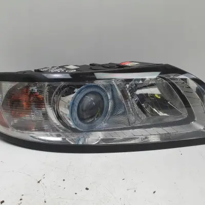 Volvo S40 II V50 LIFT PRZEDNIA LAMPA PRAWA prawy przód EUROPA 31299588