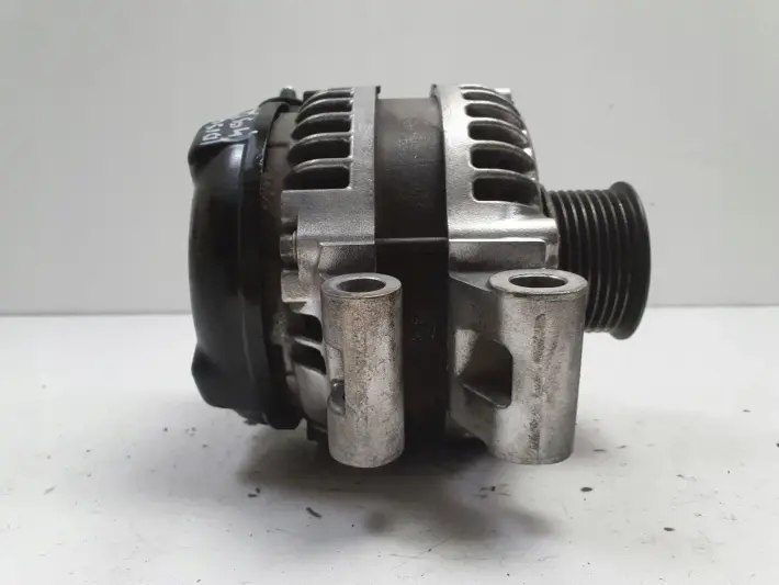 Land Rover Discovery III 2.7 TD V6 ALTERNATOR YLE500400