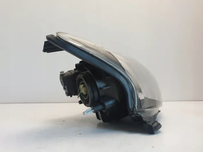 Toyota Aygo PRZEDNIA LAMPA PRAWA prawy przód EUROP