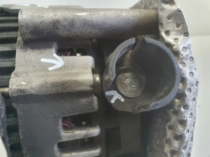 Volvo XC90 4.4 V8 ALTERNATOR BOSCH