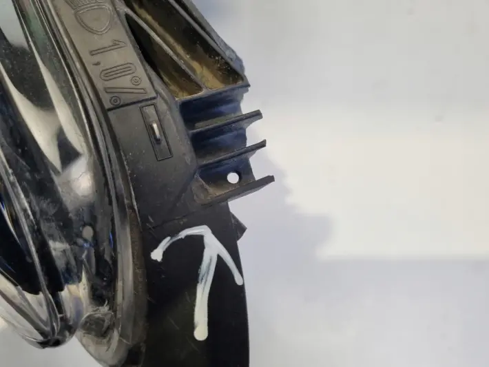 Renault Kadjar PRZEDNIA LAMPA LEWA lewy przód LED EUROPA 260600479R