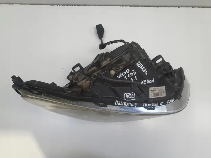 Volvo S60 II V60 10- PRZEDNIA LAMPA PRAWA PRAWY PRZÓD xenon europa 31383063