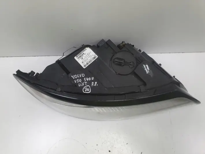 Volvo S40 II V50 LIFT PRZEDNIA LAMPA PRAWA prawy przód 0301237202 31265695