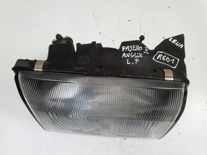 Mitsubishi Pajero II PRZEDNIA LAMPA PRAWA prawy przód anglik 110-37751
