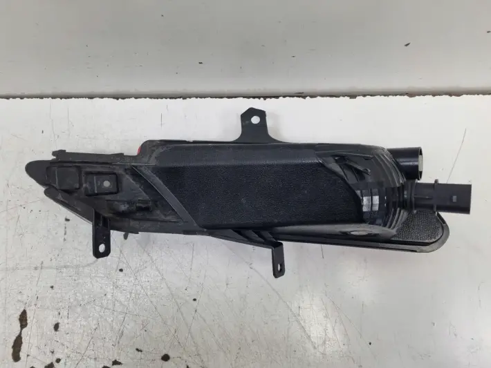Volvo XC60 LIFT 13-17r TYLNIA TYLNA LAMPA PRZECIWMGIELNA lewa lewy tył dół
