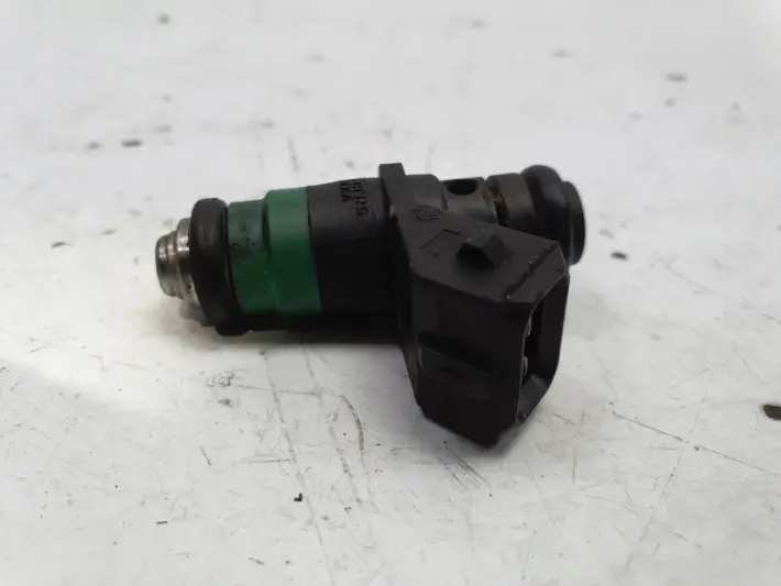 Renault Megane II 2.0 16V WTRYSKIWACZ wtrysk H028797 ITG048