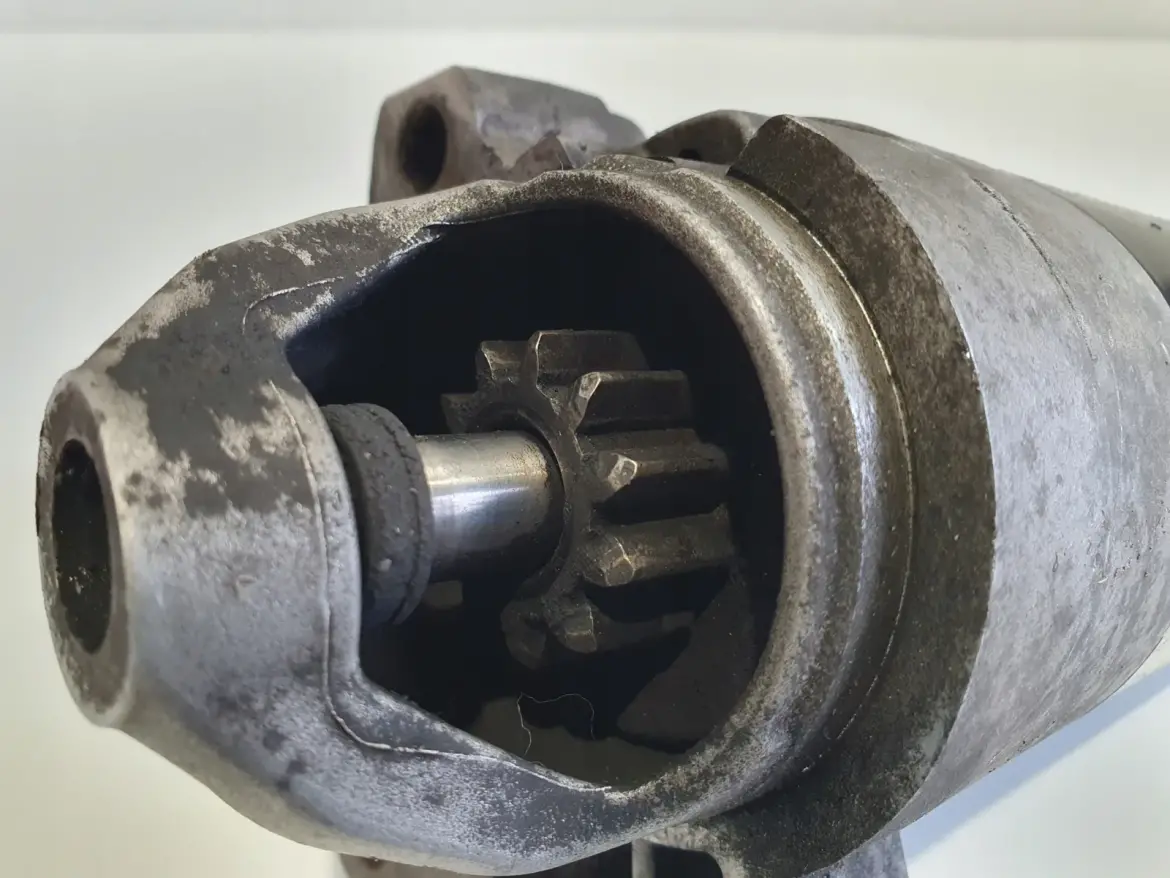 Mini Cooper R56 1.6 D ROZRUSZNIK bosch 0001138006 7802945