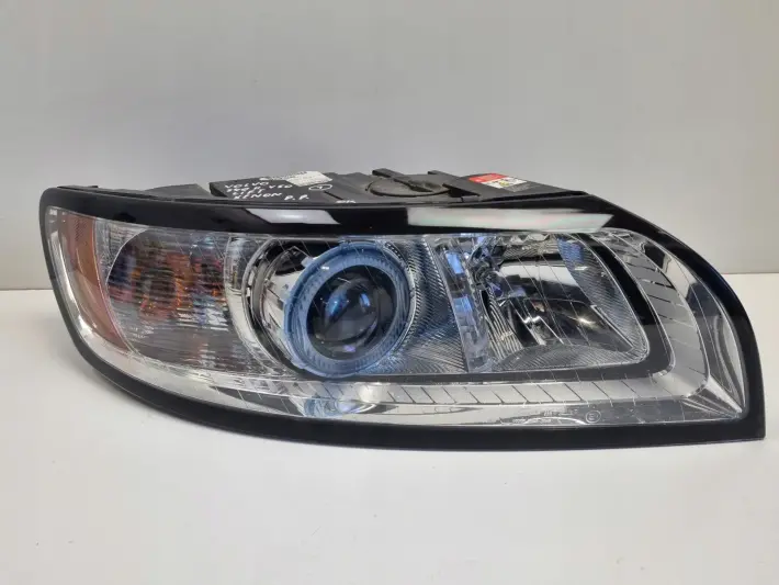Volvo S40 II V50 LIFT PRZEDNIA LAMPA PRAWA prawy przód ŁADNA 31299588