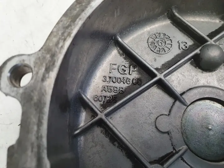 Opel Corsa D 1.3 CDTI OBUDOWA ROZRZĄDU pompa oleju 3.7004600