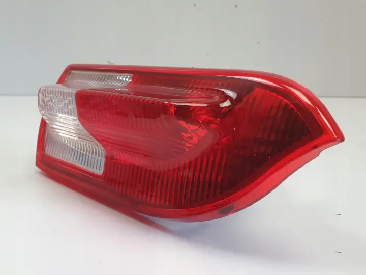 Opel Insignia A kombi TYLNIA TYLNA LAMPA PRAWA prawy tył w klape 13226855