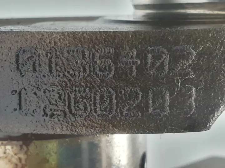 Mini Cooper R50 R53 1.6 16V WAŁ KORBOWY 04777684AA