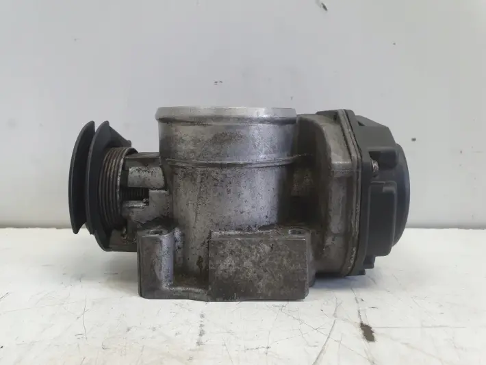 Audi A4 B5 1.8 T turbo PRZEPUSTNICA 058133063Q