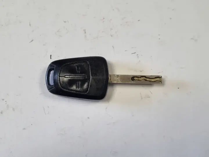 Opel Vauxhall KLUCZYK PILOT 2 przyciski