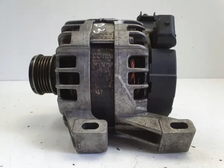 Volvo V70 III 2.0 D3 ALTERNATOR bosch 30659131