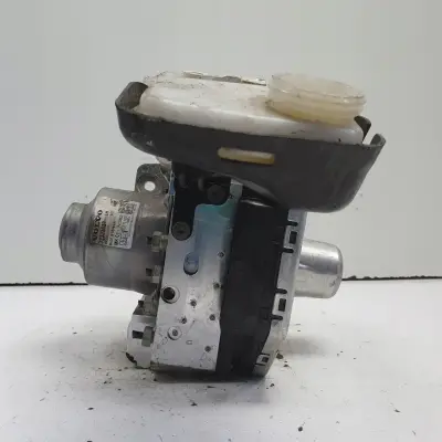 Volvo XC60 II POMPA ABS hamulcowa SERWO 32333637