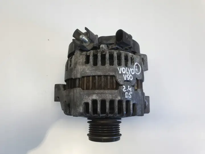 Volvo S40 II V50 2.4 D5 ALTERNATOR 0121615014 bosch 30773111