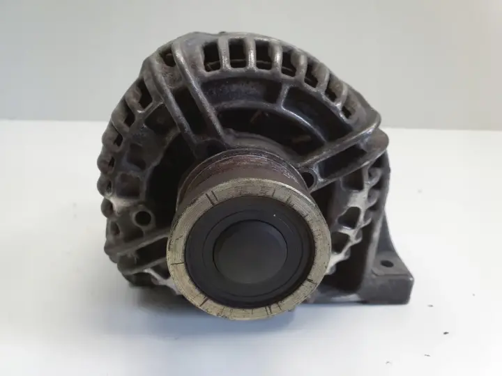 Volvo S60 I V70 II 2.4 D5 ALTERNATOR 30667787