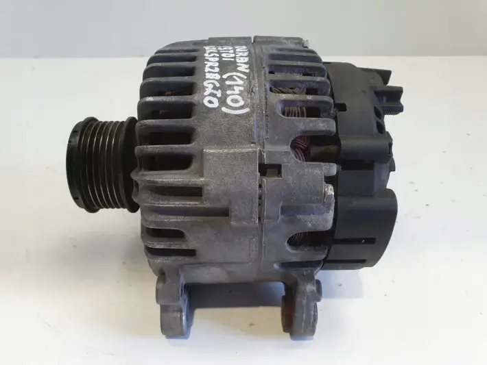 VW Touran 1.9 TDI ALTERNATOR valeo 06F903023C 140A