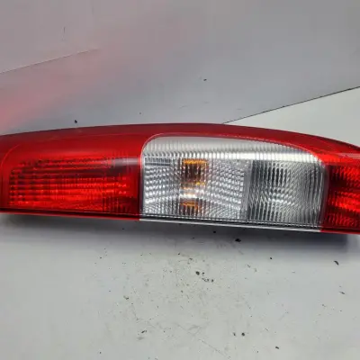 Mercedes Vito W639 TYLNIA TYLNA LAMPA PRAWA prawy tył pasażera ŁADNA