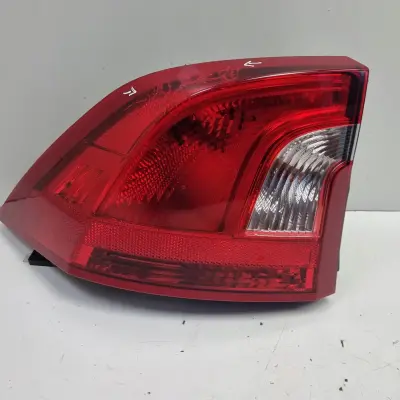 Volvo S60 II LIFT 13-18r TYLNIA TYLNA LAMPA LEWA lewy tył 31395930