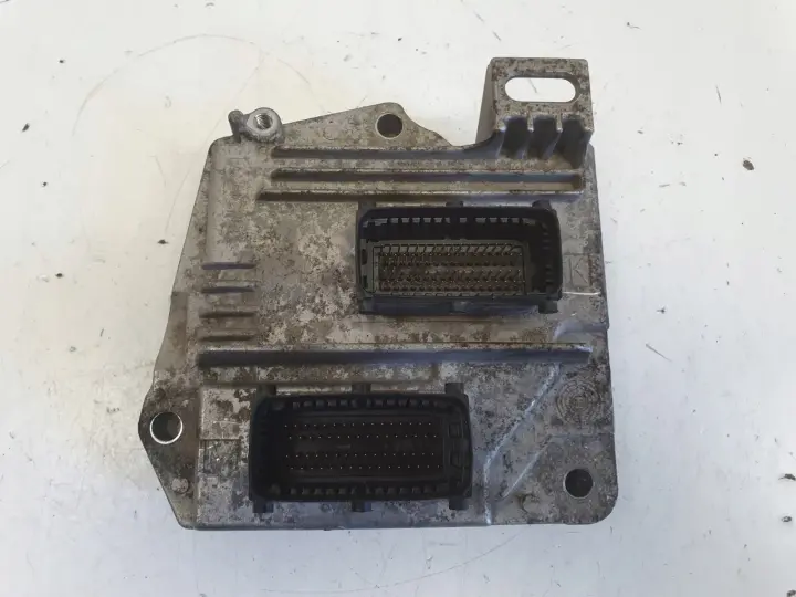 Opel Astra III H 1.6 16V STEROWNIK SILNIKA komputer 55561172 FCDB