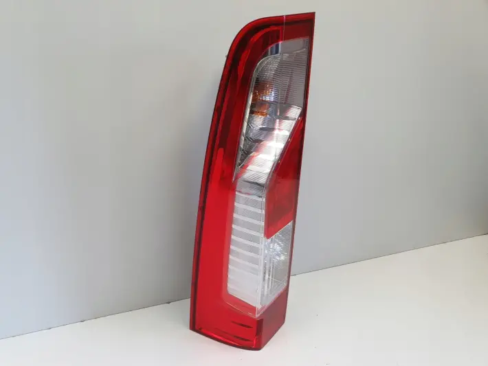 Renault Master III 10-24r TYLNIA TYLNA LAMPA LEWA lewy tył 65550023R