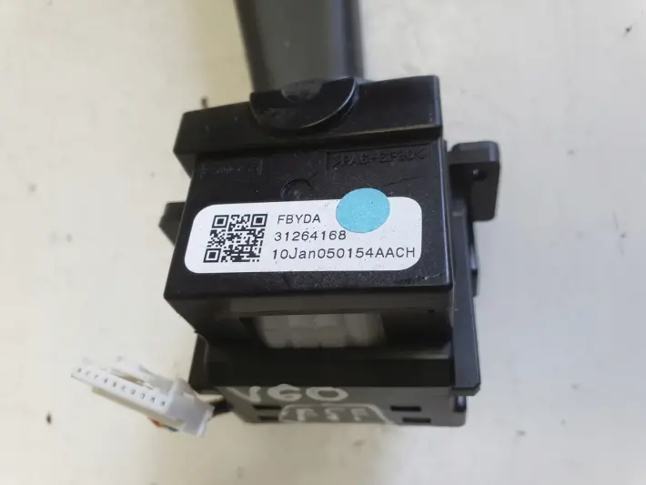 Volvo V70 III XC70 II III MANETKA WYCIERACZEK przełącznik włącznik 31264168