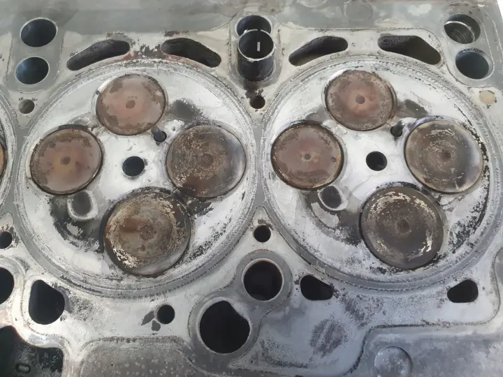 VW Passat B6 2.0 TDI GŁOWICA CYLINDRÓW 03G103373A