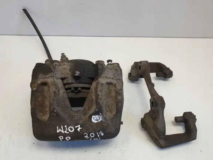 Mercedes C207 3.0 CDI ZACISK HAMULCOWY Prawy przód