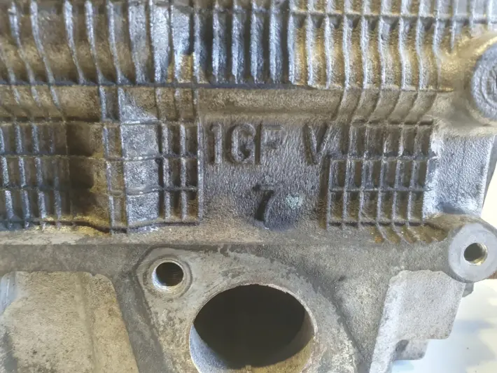 Lexus IS 200 IS200 2.0 B VVTi GŁOWICA CYLINDRÓW