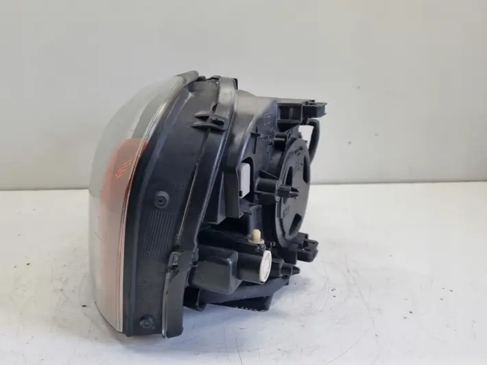 Volvo XC90 02-06r PRZEDNIA LAMPA LEWA lewy przód EUROPA 8620571