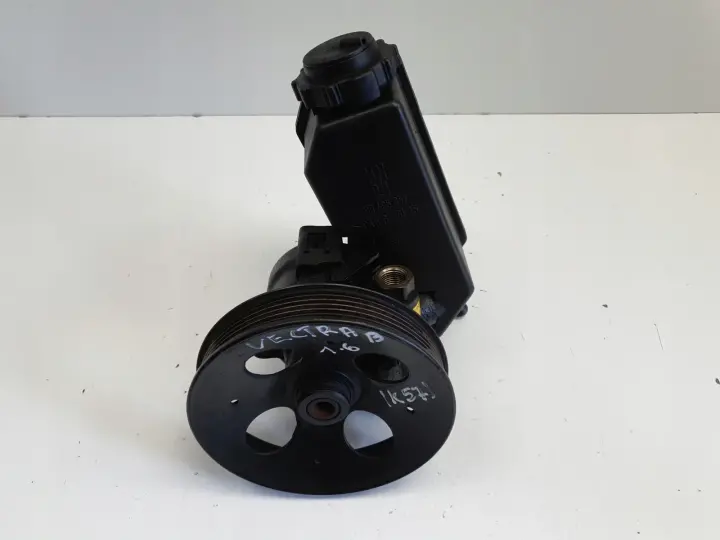 Opel Vectra B 1.6 16V POMPA WSPOMAGANIA 90495957