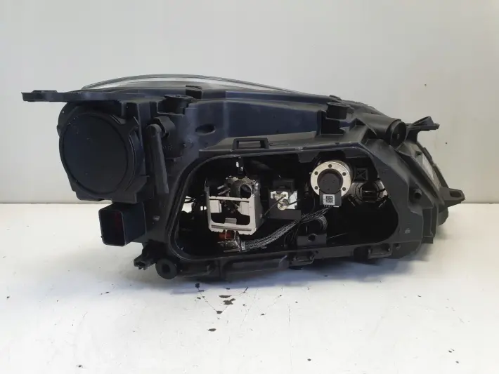 Volvo V40 II 12-16r PRZEDNIA LAMPA LEWA lewy przód EUROPA XENON 31420007