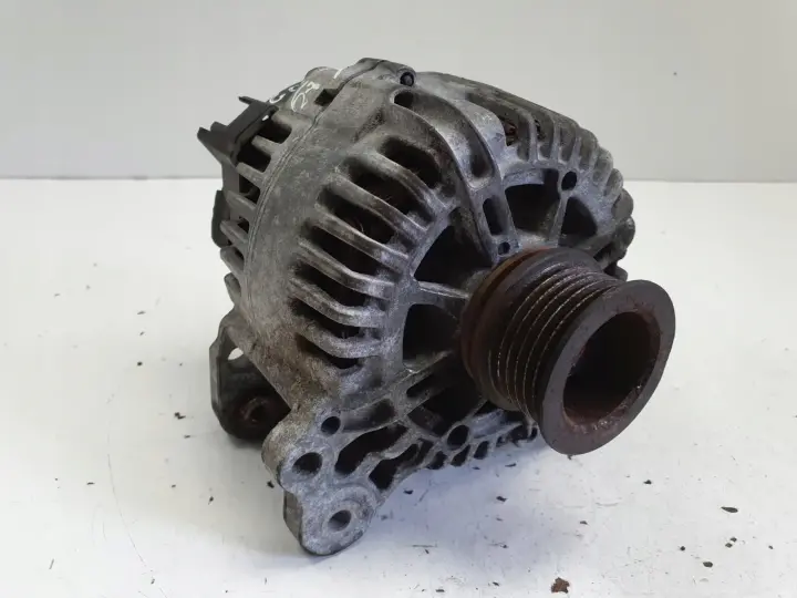 VW Golf IV 1.4 16V ALTERNATOR valeo 036903024H 110A