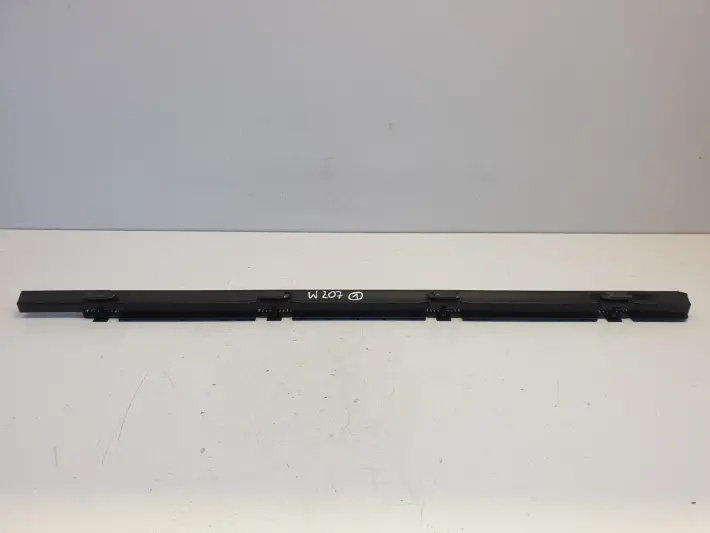 Mercedes W207 C207 A207 MOCOWANIE LISTWY PROGOWEJ