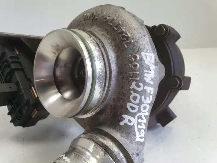 BMW F30 F31 2.0 D TURBOSPRĘŻARKA turbo 8519475