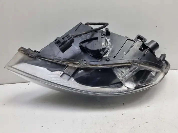 Volvo V60 S60 II PRZEDNIA LAMPA PRAWA prawy przód XENON EUROPA 31299991
