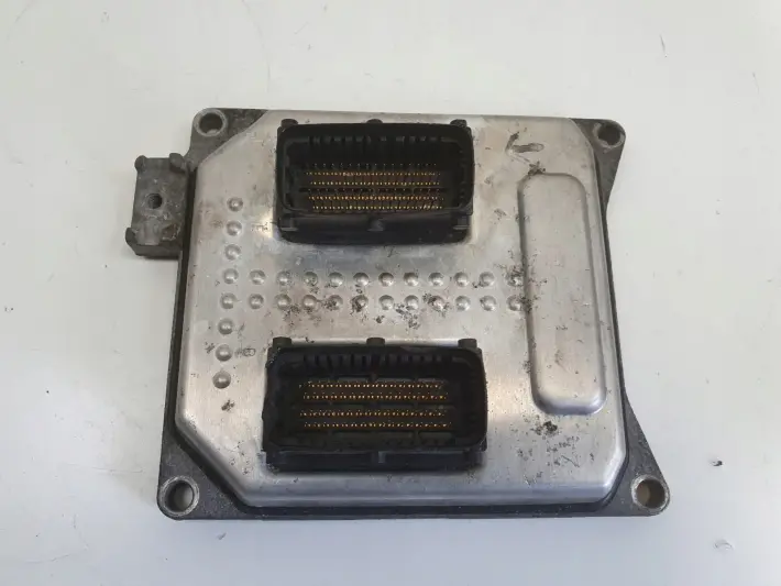 Opel Zafira B 1.8 16V STEROWNIK SILNIKA komputer 55571557 MT