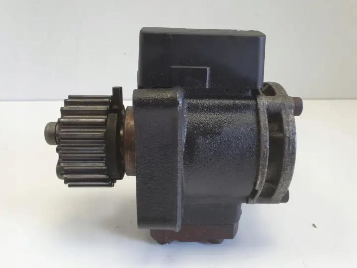 VW Polo V 1.6 TDI POMPA WTRYSKOWA PALIWA 03L130755E