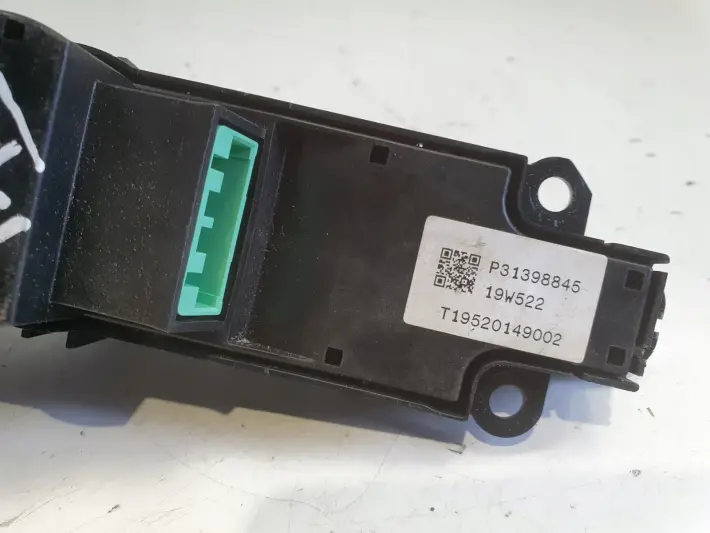 Volvo XC60 II PANEL STEROWANIA RADIEM RZEŁĄCZNIK P31398845