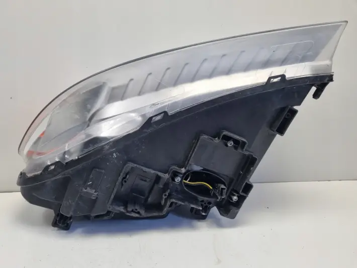 Volvo V70 III XC70 S80 II XENON PRZEDNIA LAMPA PRAWA prawy przód 31214348