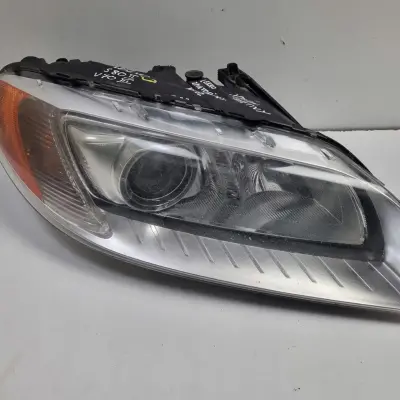 Volvo S80 II V70 III 06-16r PRZEDNIA LAMPA PRAWA PRAWY PRZÓD skręt 31214169